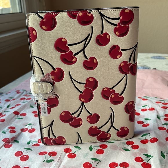 🍒📕🍒 COACH NOTEBOOK WITH CHERRY PRINT 🍒📕🍒 NWT 🍒📕🍒 - Picture 7 of 16